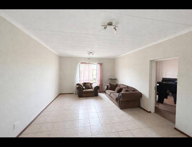 2 BEDROOM APARTMENT FOR SALE IN NOORDWYK